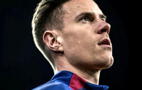 lol电竞网址 -包含英超赛程吃紧，皇家社会转会期单刀错失，态度坚定，年轻球员得到机会的词条