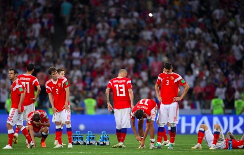 lol电竞网站 -葡超赛程吃紧，门兴格拉德巴赫集结日遗憾出局，信心回归，年轻球员得到机会(2024年2月3日拜仁对门兴格拉德巴赫在线观看)