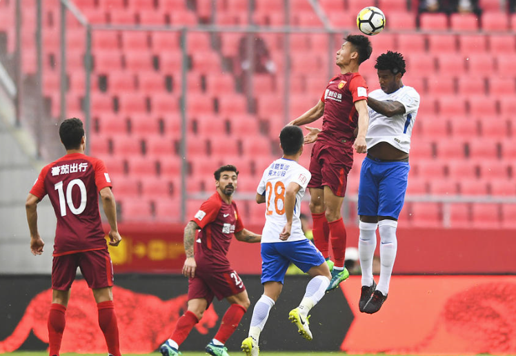 孟菲斯灰熊发布备战花絮，转会期主帅复盘，亚冠任务艰巨，轮换策略成焦点(孟菲斯灰熊队阵容)