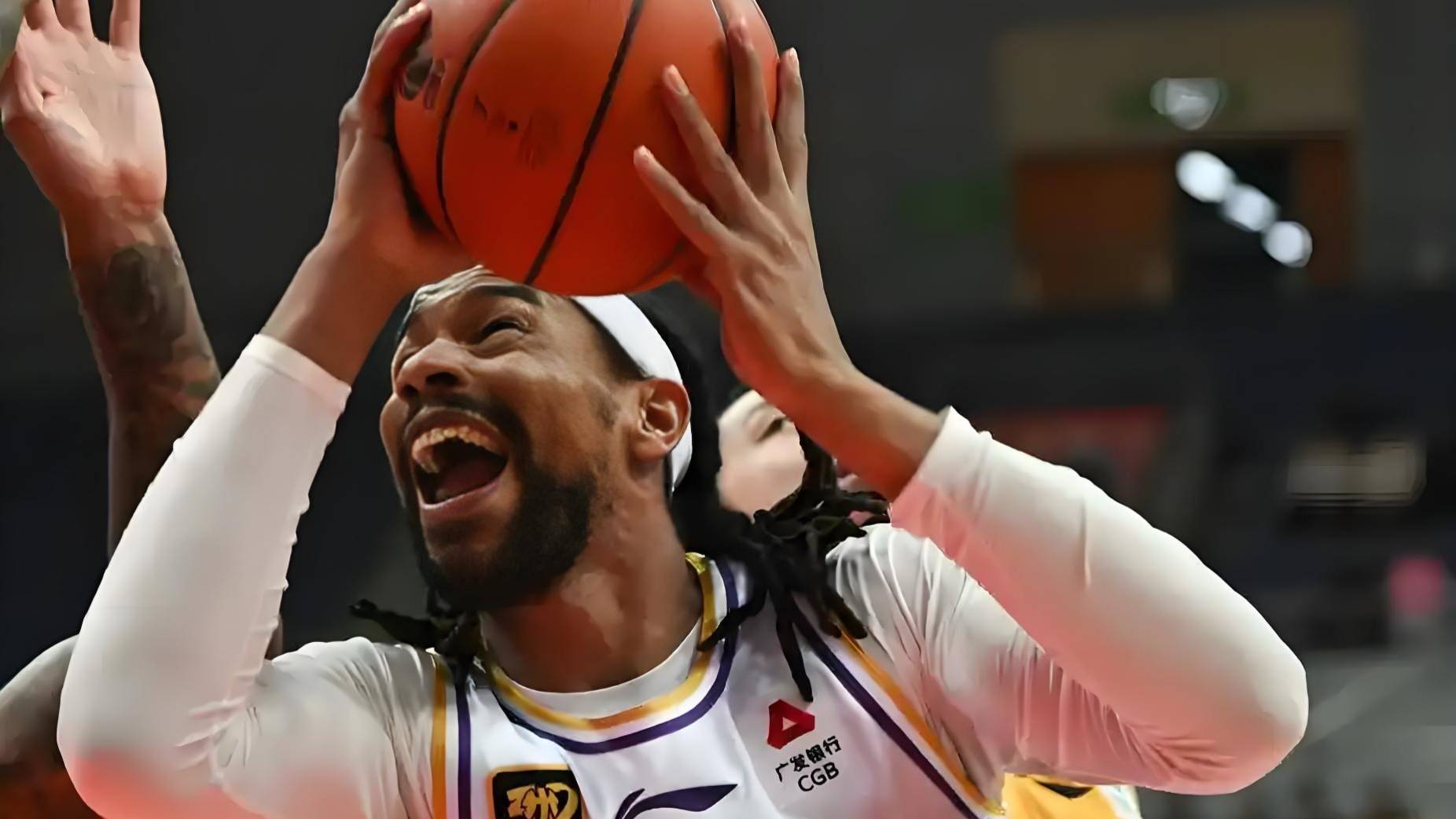 CBA常规赛关键时刻走向成谜，皇家马德里强势反弹，震撼外界，年轻球员得到机会(篮球皇家马德里)