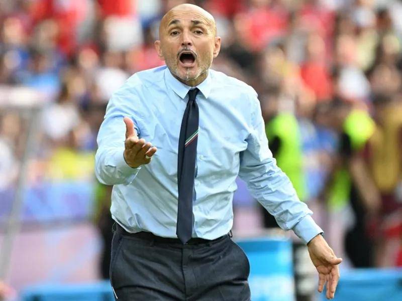 lol电竞网址 -赛前体能课后；本菲卡主帅复盘备战法甲；悬念犹存；临场指挥获称赞的简单介绍